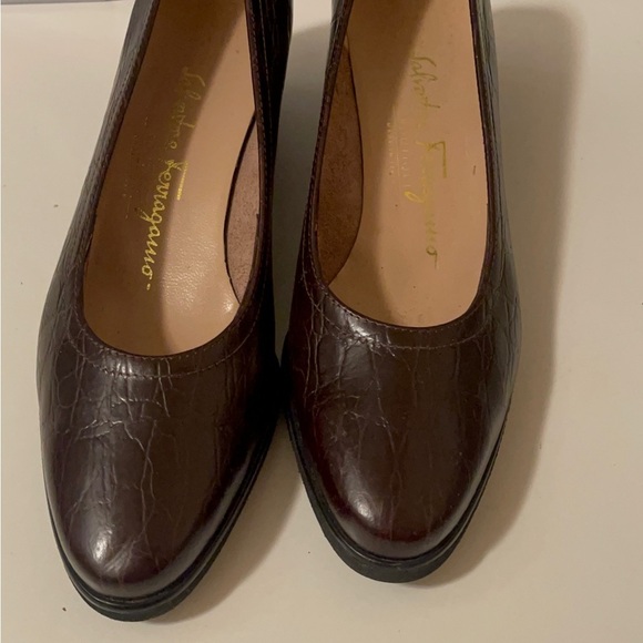 Salvatore Ferragamo lightweight brown shoes wedges heels,comfy gorgeous design. - Picture 3 of 11